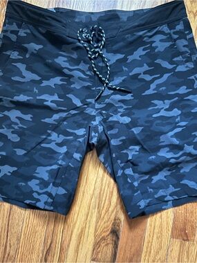 Greyson Men's Black Camo Board Shorts - Drawstring Size 34